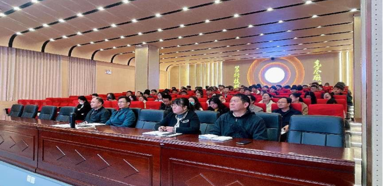 易游官方网站　工作简报—深耕班会“小课堂” 做好育人“大文章”